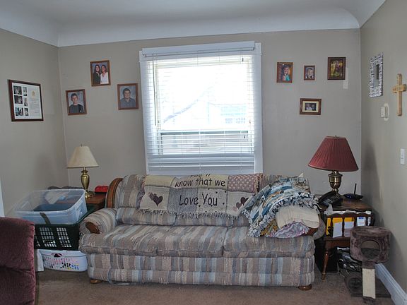 3rd image of 129 E Superior St