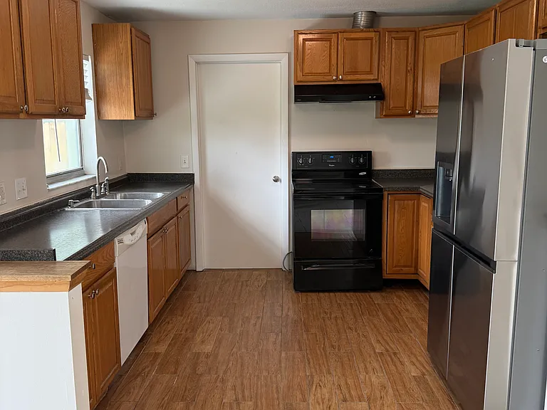 1007 Tiburon Dr — Photo 12