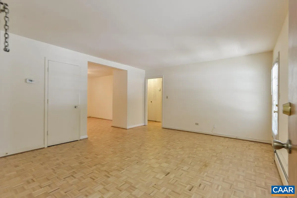 Building Photo - 1223 Park St #6