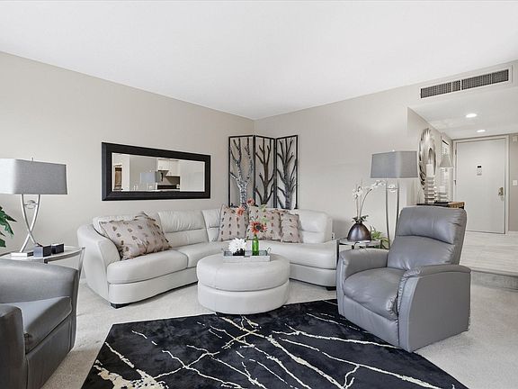 4th image of 3412 Oak Ridge Rd APT 319