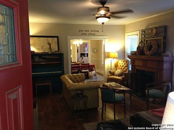 3rd image of 1810 W Gramercy Pl