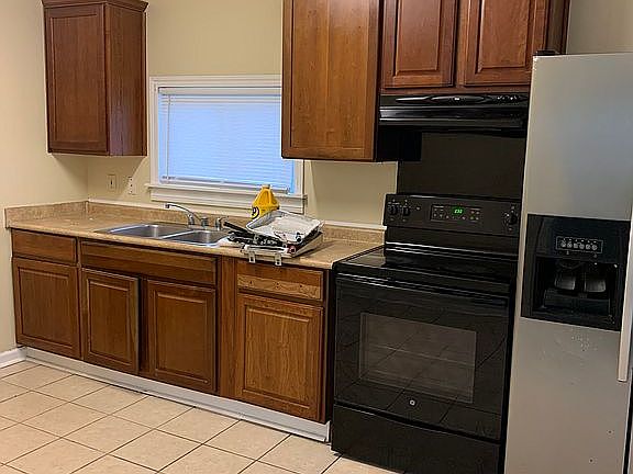 5th image of 133 Chatham Villa Dr