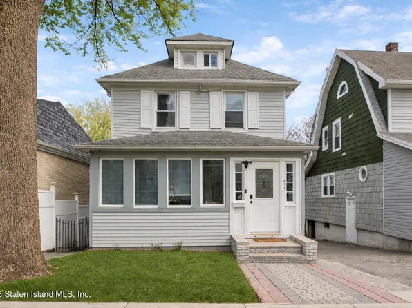 411 Little Clove Rd, Staten Island, NY 10301