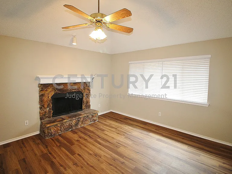 2018 Garden Crest Ln — Photo 3