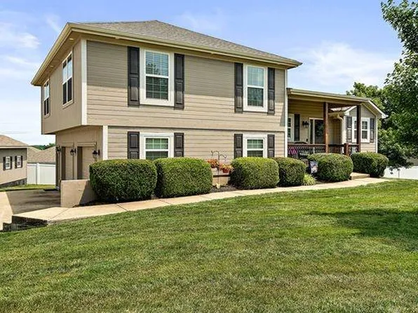 2511 S Clinton St, Oak Grove, MO 64075