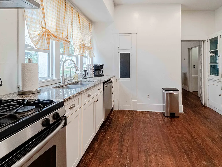 1435 Johns Rd — Photo 14