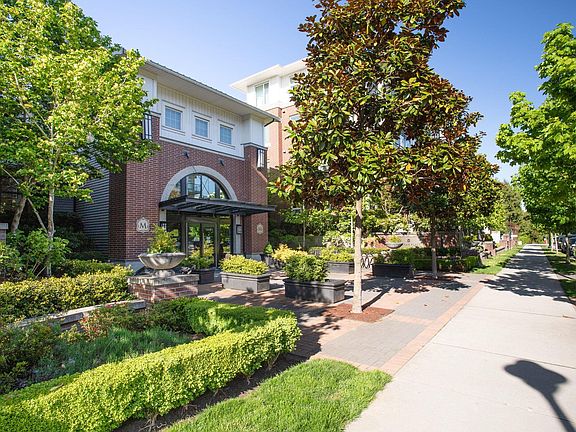 3rd image of 9399 Odlin Rd #121