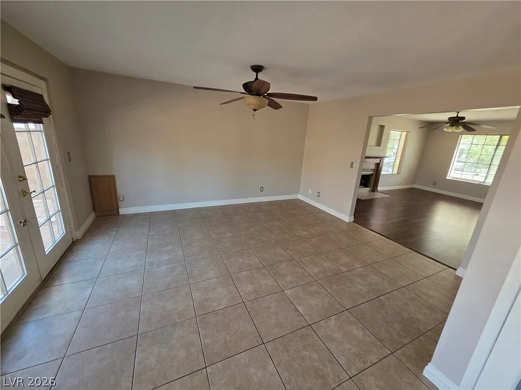 3 bed, 2.5 bath, 1873 sqft, $2,020 — Photo 3