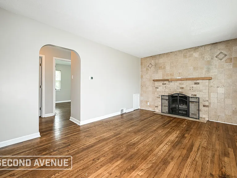 1247 Cascade Rd — Photo 3