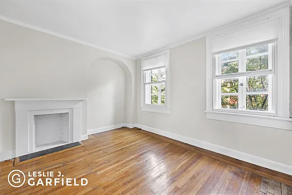 Rented by Leslie J. Garfield | media 11