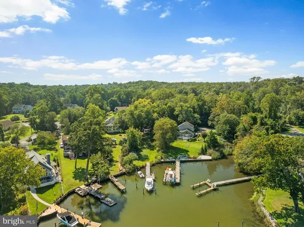 921 Lake Dr, Arnold, MD 21012