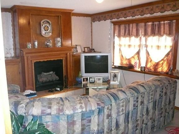 2nd image of 4819 NW Floyd Ave