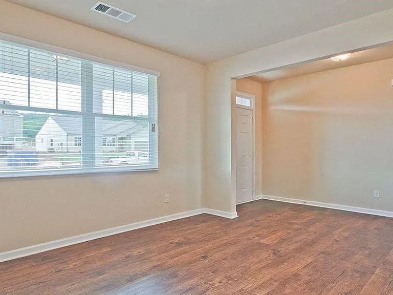 507 Springer Pkwy — Photo 3