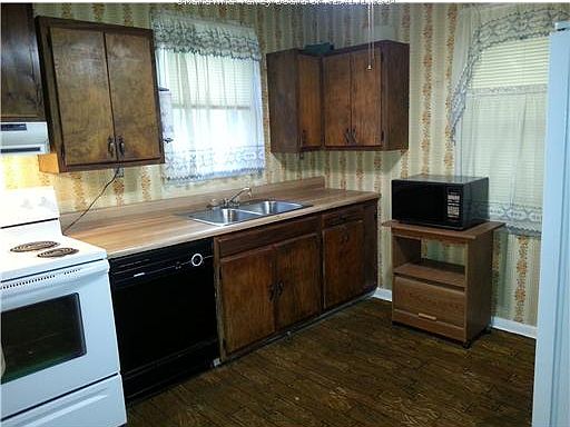 3rd image of 1712 Claire St