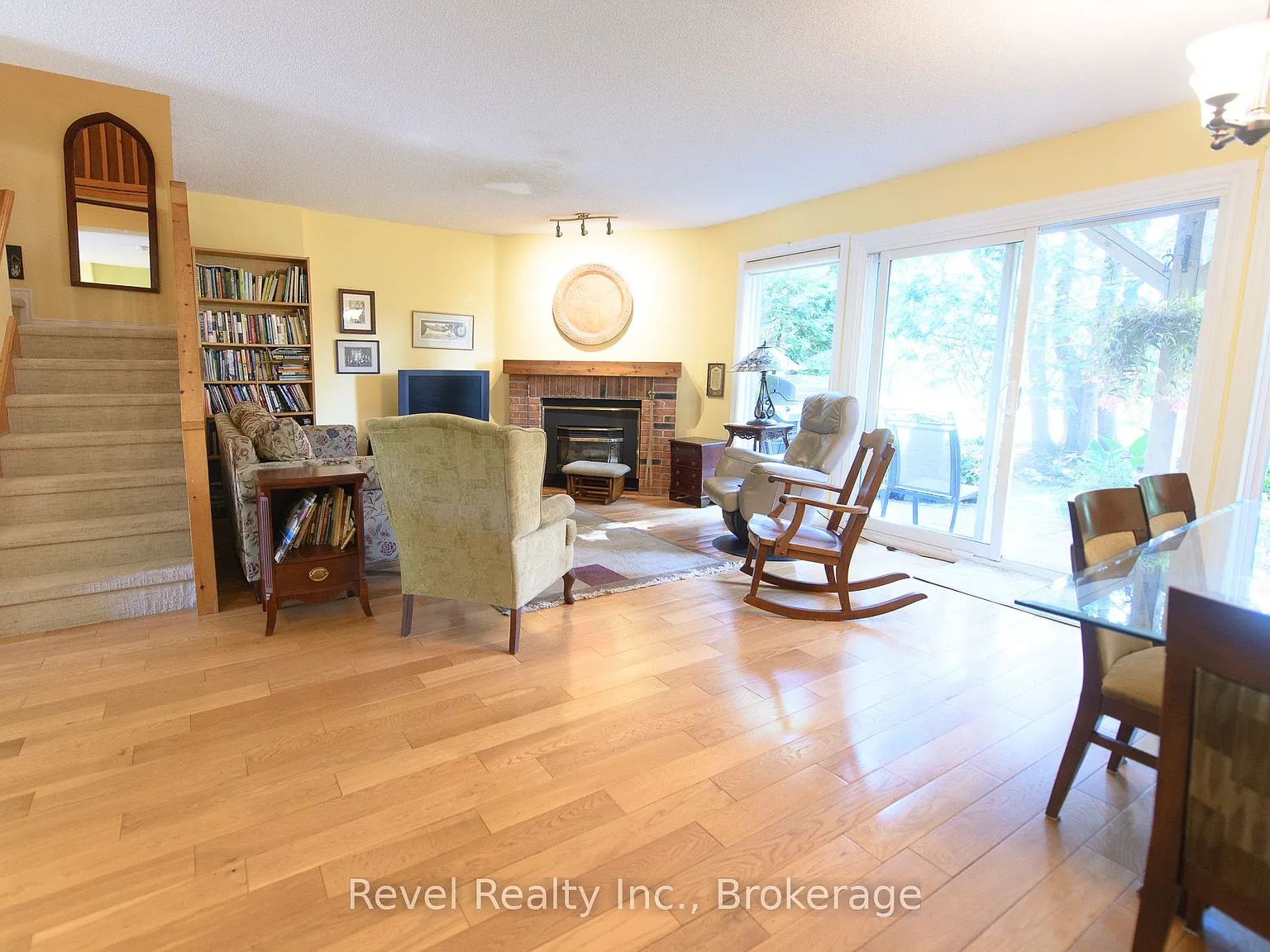 3 bed, $2,200 — Photo 3