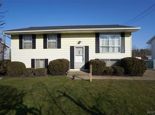 688 Beach Rd, Angola, NY 14006