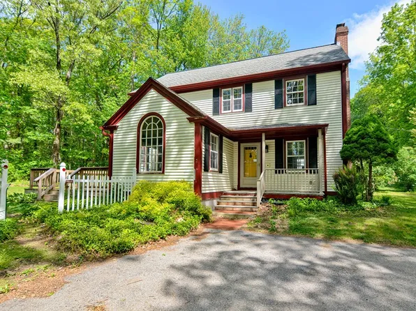 111 Center Depot Rd, Charlton, MA 01507