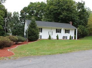 1 Doral Dr, New Windsor, NY 12553