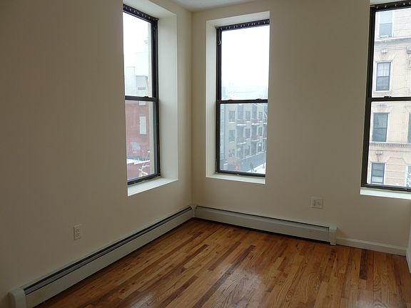 4th image of 192 Meserole St APT 12