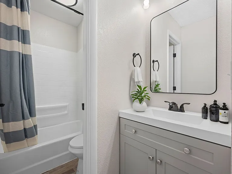 North Star Apartments - Beautiful Remodeled Apartments — Photo 45
