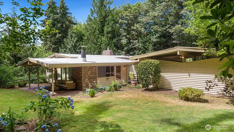 2nd image of 11880 NE 36th Place