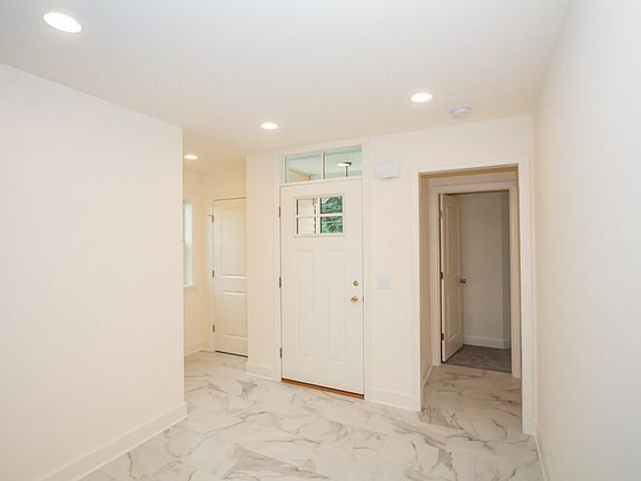 4th image of 05 Pine Hollow Dr