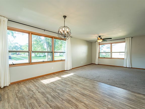 3rd image of 435 24th St