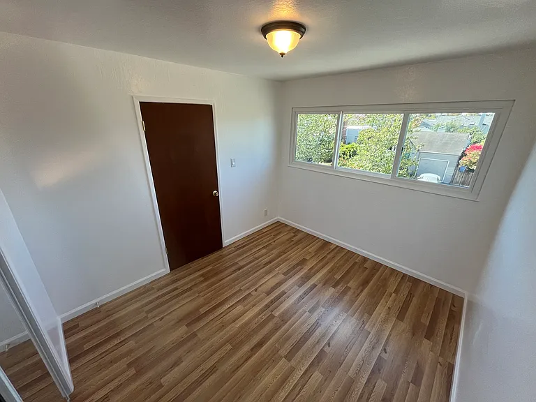 1339 Francisco St #D — Photo 11