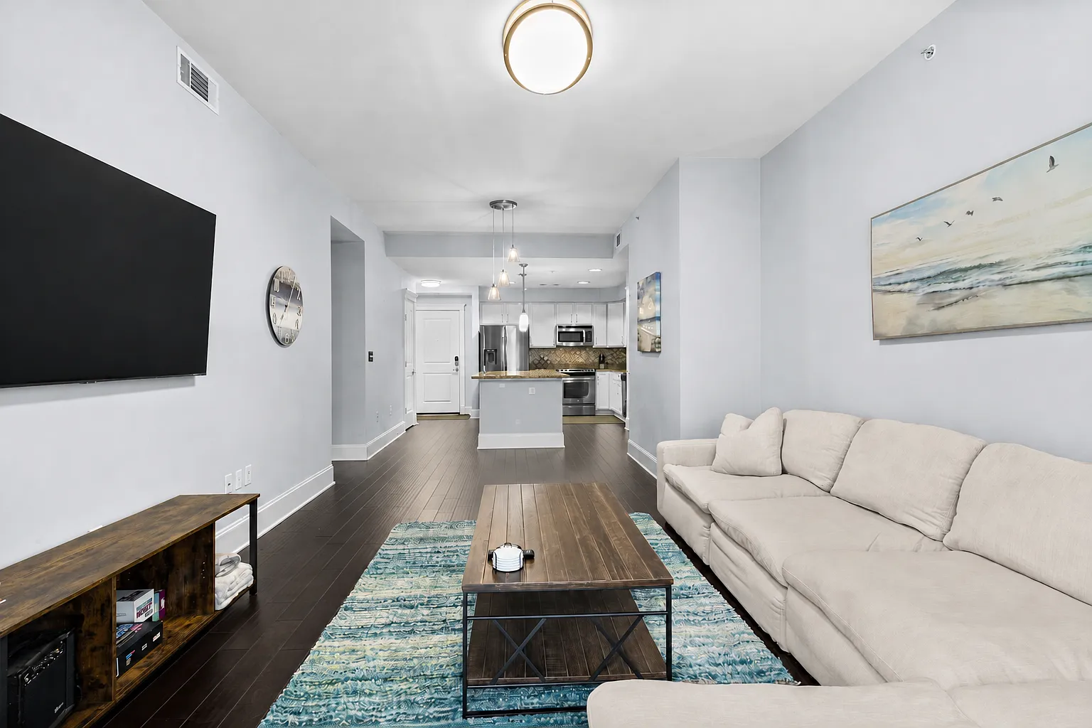 2 bed, 1200 sqft, $2,200 — Photo 2