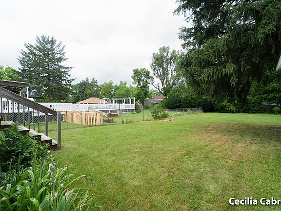 4th image of 115 Celia St SE