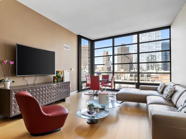 580 Washington St Penthouse 5, Boston, MA 02111