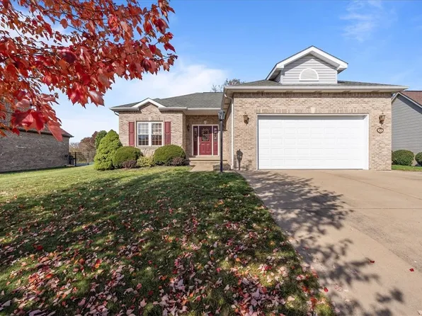 12 Sunridge Dr, Coraopolis, PA 15108