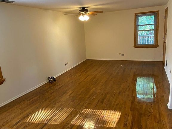 5th image of 2340 N Cambridge Ave Floor 1