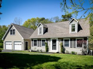 25 Oak Ridge Ln, Ashland, MA 01721