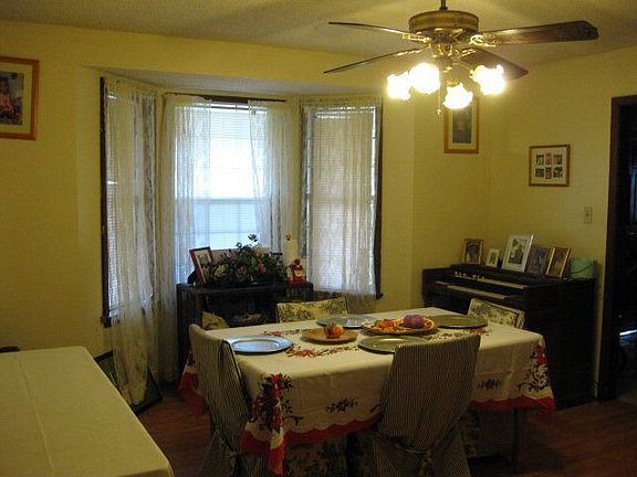 5th image of 319 E Barataria St