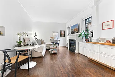 152 East 35th Street