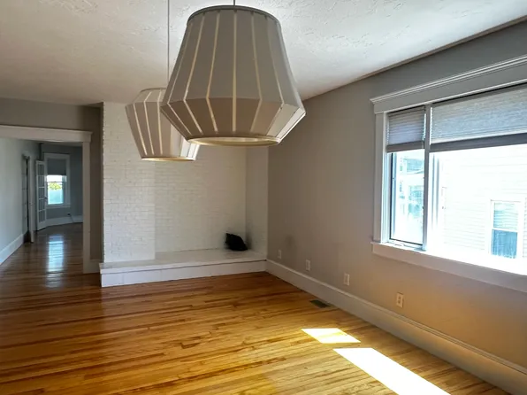 45 Plantation St APT 1, Worcester, MA 01604