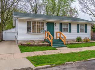 1203 W Taylor St, Bloomington, IL