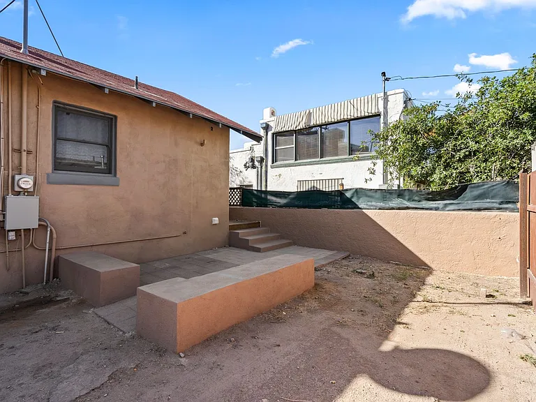 1541 E Mabel St — Photo 37