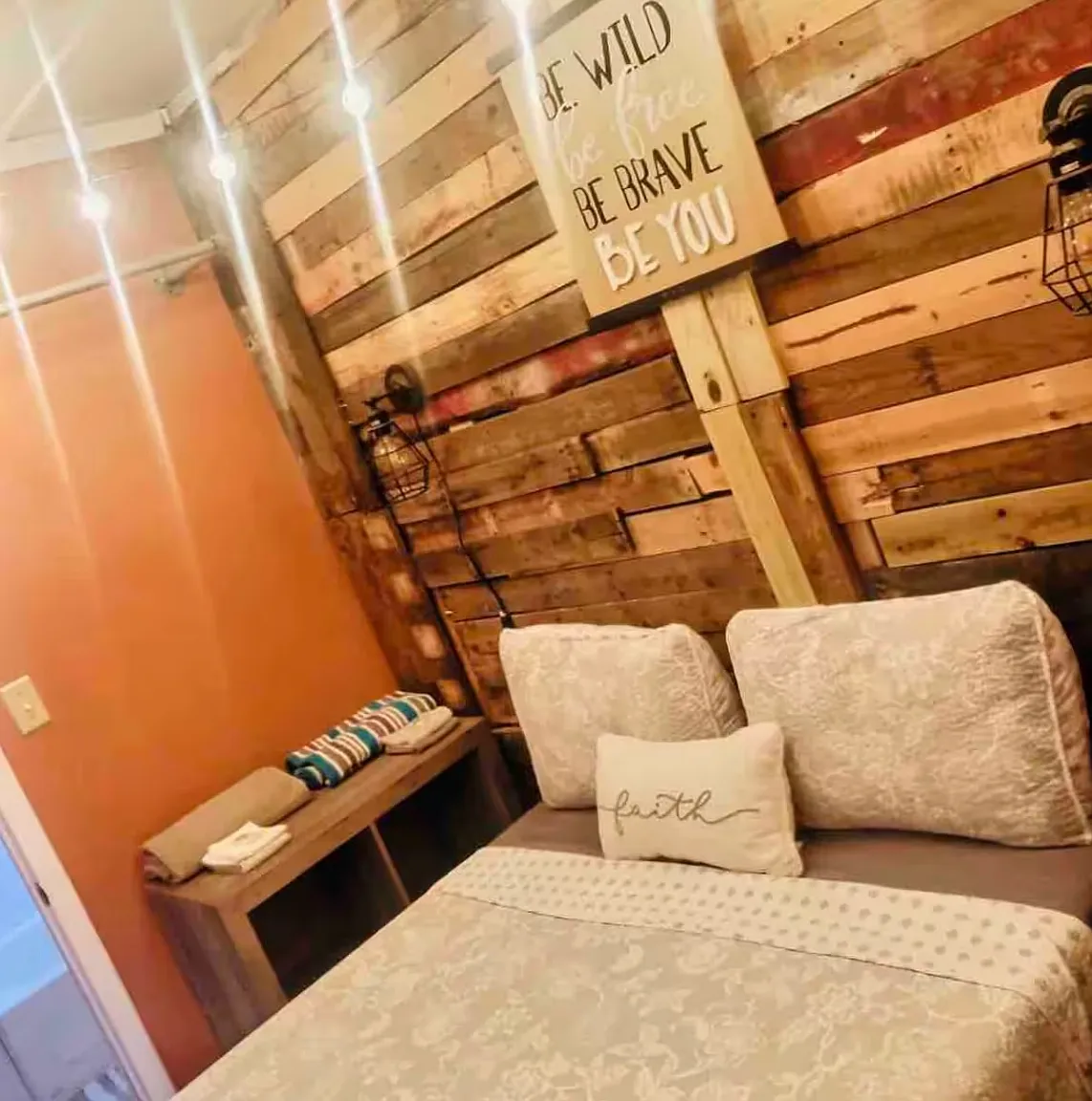 3 bed, 1200 sqft, $2,300 — Photo 4