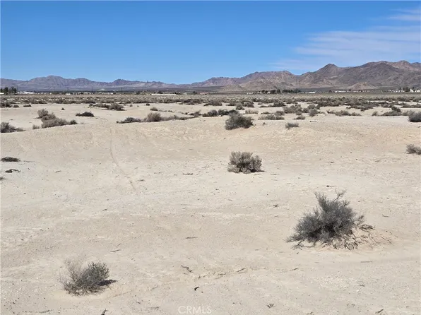 3 N Side Rd, Lucerne Valley, CA 92356