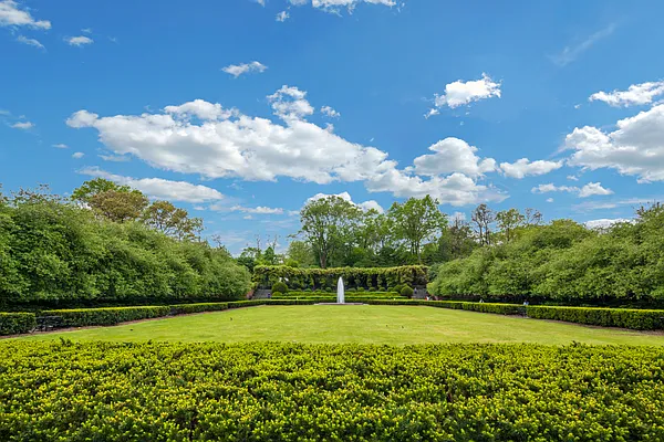 Rented by Compass | media 22