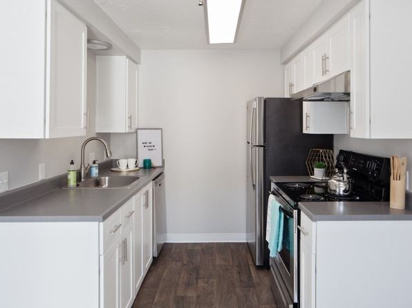 700 SW Eastman Pkwy #139