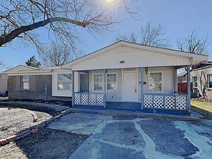 4731 Bedford Dr — Photo 1