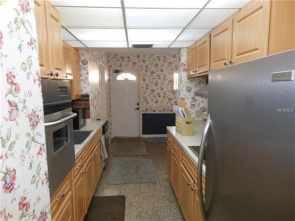 4th image of 5202 Halifax Dr