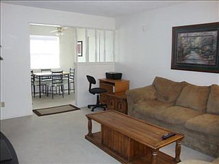 2nd image of 610 W Gayle St