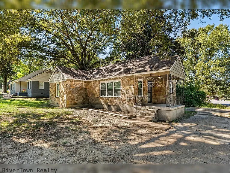 1678 Alta Vista Ave — Photo 5
