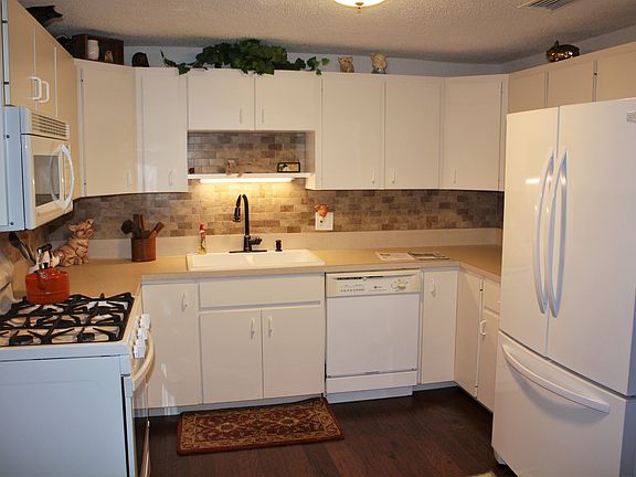 2nd image of 2638 Edgewater Ave