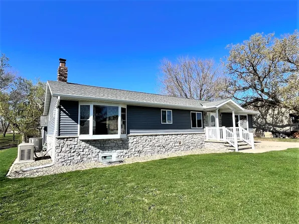 1428 2nd St S, Sauk Centre, MN 56378