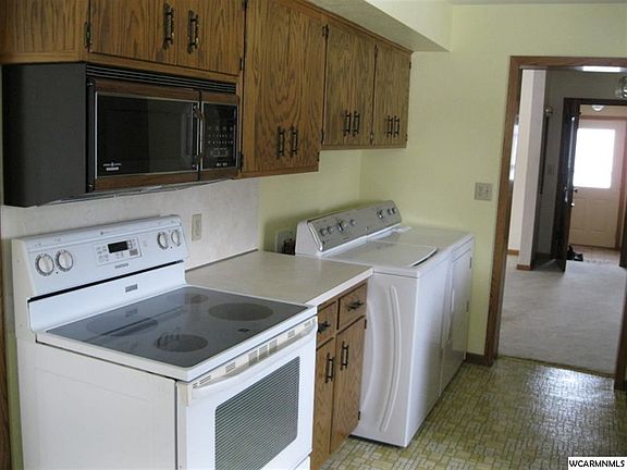 3rd image of 335 Centre St E